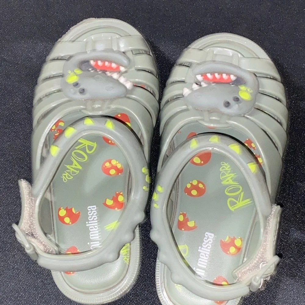 Mini Melissa Kids ARMY GREEN SIZE 10 HOOK LOOP‎ STRAP Dinosaur Sandals EUC CLEAN